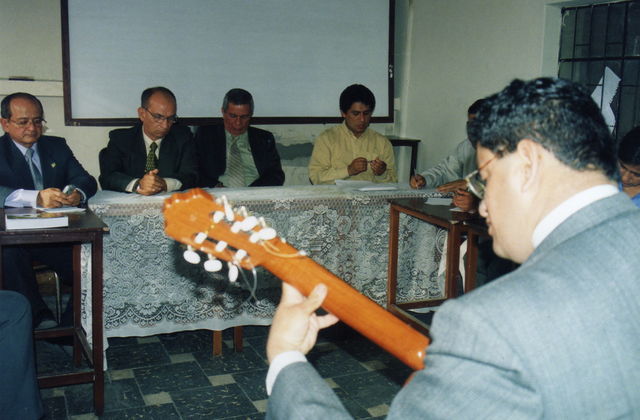 Diego en su concierto de grado en la especialidad de Guitarra, licenciatura ante distinguidos músicos ecuatorianos